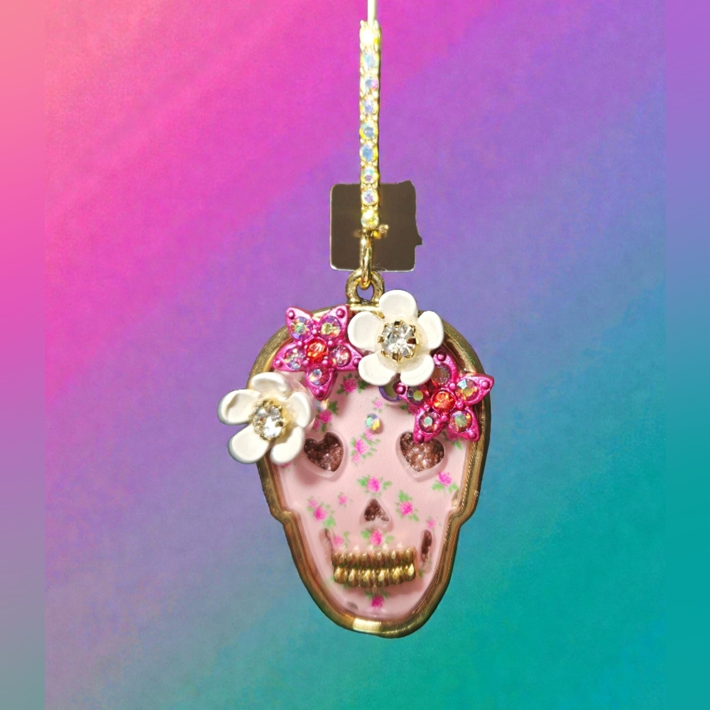 NEW BetseyNEW Betsey Johnson 3D Floral Pink Sugar Skull Drop Dangle Earrings NWT - Picture 5 of 6